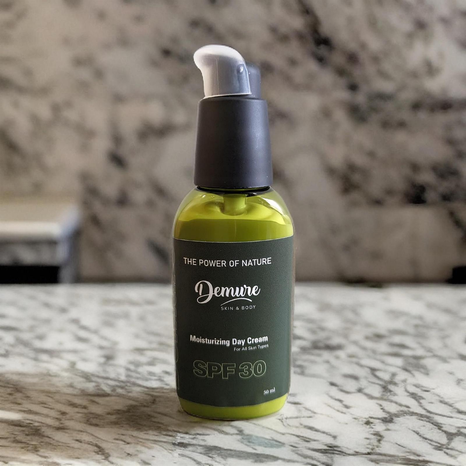 Денний крем для обличчя Demure Moisturising SPF 30 з гіалуроновою кислотою, пантенолом, вітаміном E та обліпихою, 50 мл, фото №7 Денний крем для обличчя Demure Moisturising SPF 30 з гіалуроновою кислотою, пантенолом, вітаміном E та обліпихою, 50 мл, фото №7