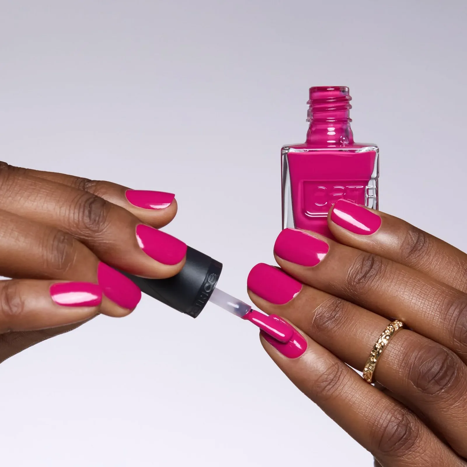 Гель-лак Catrice Gel Affair 018 Розовый, 10,5 мл (2 шт. в упаковке), фото №6 Гель-лак Catrice Gel Affair 018 Розовый, 10,5 мл (2 шт. в упаковке), фото №6