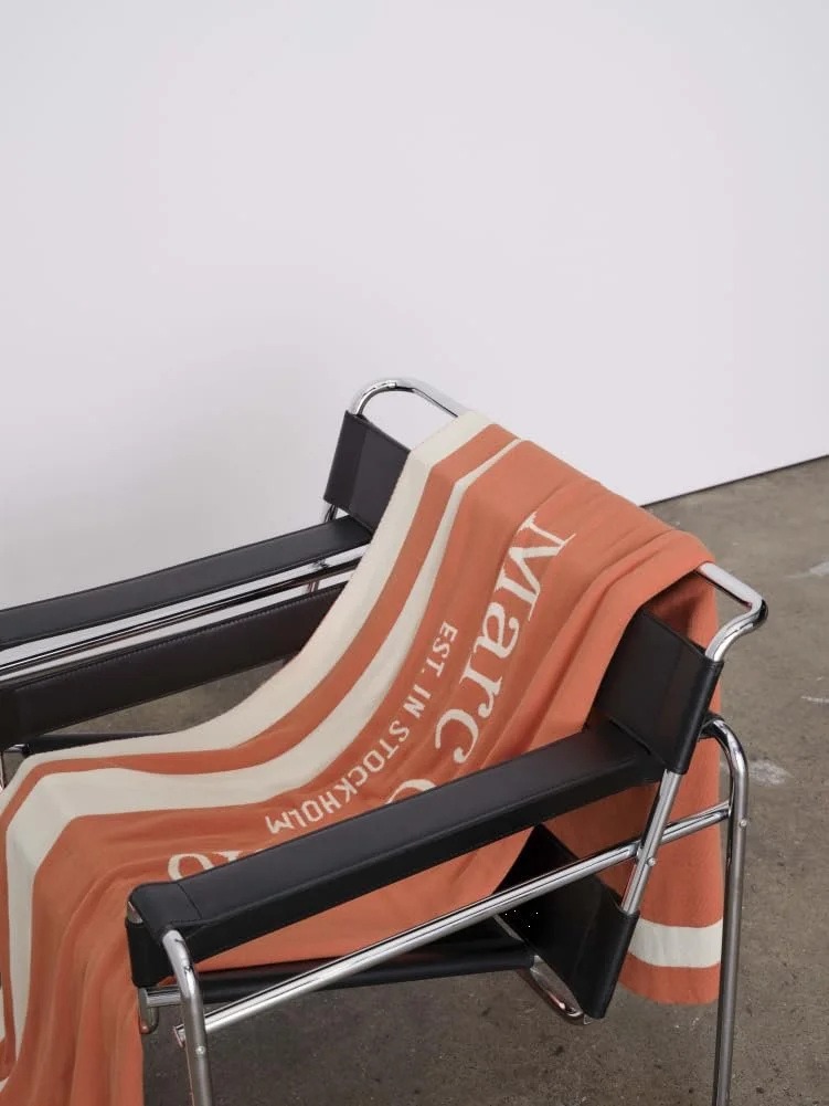 Плед Marc O'Polo Statement Плед Цвет Dark Coral Размер 150 x 200 см Текстовый Реверсивный Дизайн Логотип, фото №3