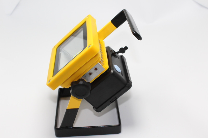 Фонарик ручной прожектор Bailong BL-204 100W от 3x18650 со стробоскопом сети 220В и прикуривателя, фото №3