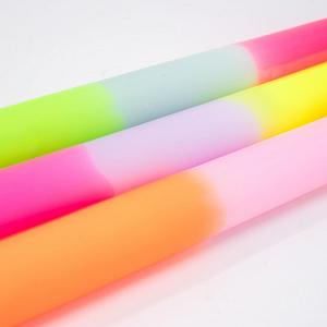 Свічки MADAM ERLE Soley набір з 3 дипдай свічок ручної роботи дуже довгі неоново-пастельні кольорові ціна на synthetic.ua - Фото 1 Свічки MADAM ERLE Soley набір з 3 дипдай свічок ручної роботи дуже довгі неоново-пастельні кольорові synthetic.ua - Фото 1