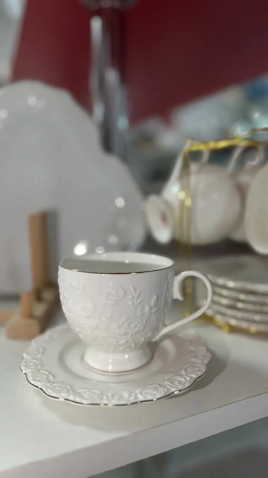 Порцеляновий чайний сервіз 6 персон на золотій підставці, фото №4