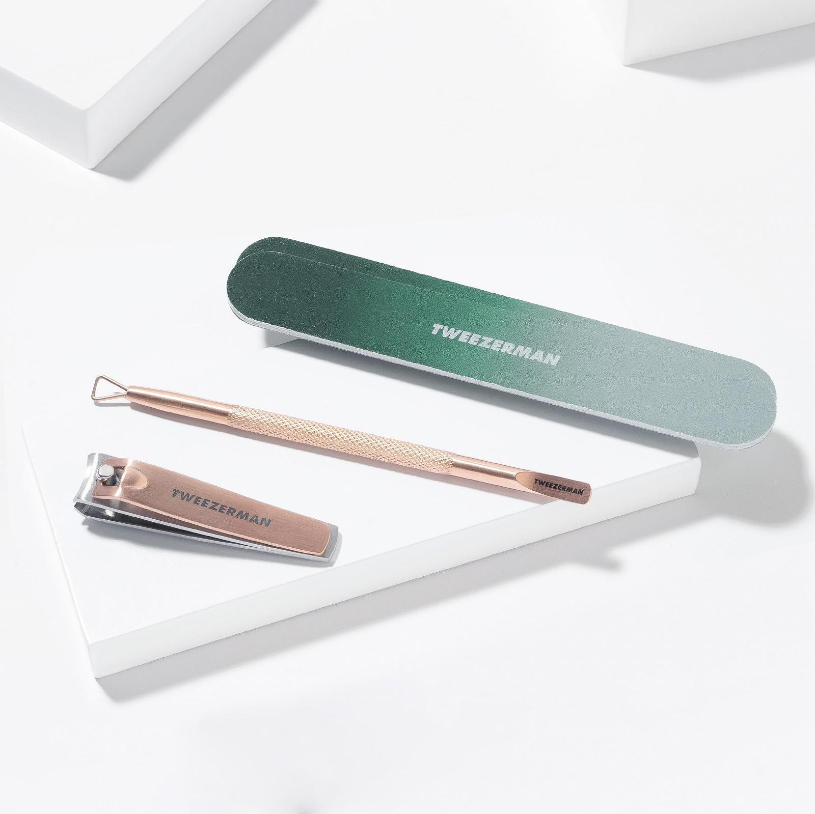 Набір для манікюру TWEEZERMAN Enchanted Garden (включає кусачки для нігтів, пушер і засіб для чищення кутикули, пилочку для нігтів), фото №4 Набір для манікюру TWEEZERMAN Enchanted Garden (включає кусачки для нігтів, пушер і засіб для чищення кутикули, пилочку для нігтів), фото №4