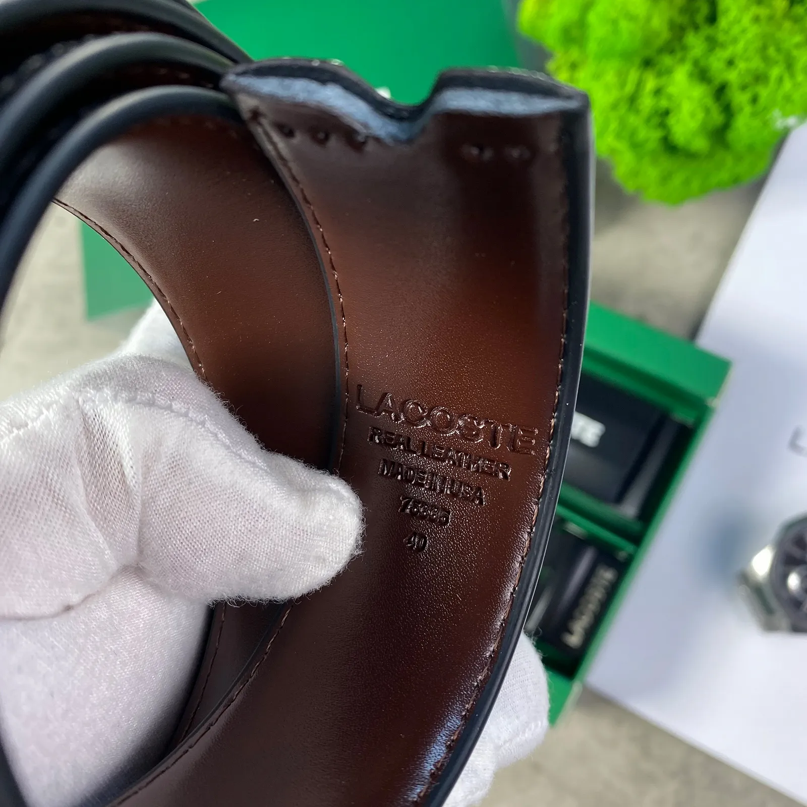 Подарунковий набір зі шкіряний ремнем Lacoste і двома змінними пряжками Лакосте, фото №4 Подарунковий набір зі шкіряний ремнем Lacoste і двома змінними пряжками Лакосте, фото №4