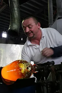 Миска Скляна Фруктова Салатниця GOLDEN DUST 27 см золотий/прозорий synthetic.ua - Фото 1
