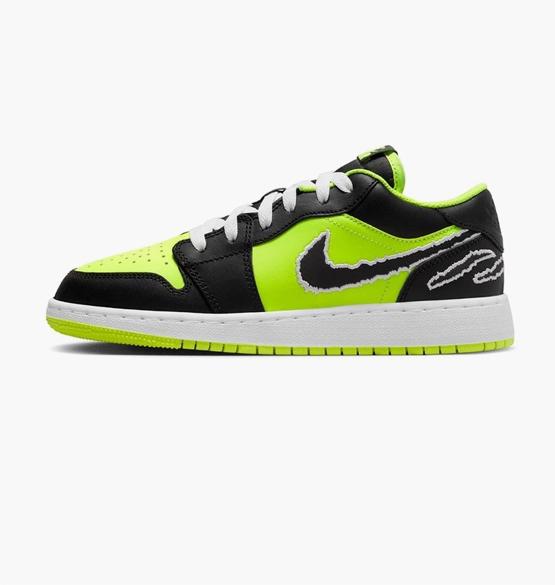 Кросівки Jordan 1 Low SE Black Cat Volt (GS) 39, фото №1