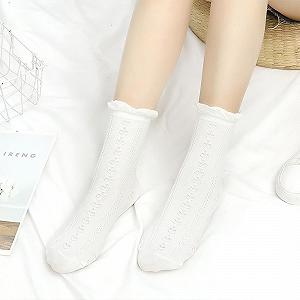 Шкарпетки з рюшами White - Бавовняні мереживні шкарпетки з ажурним візерунком synthetic.ua - Фото 1