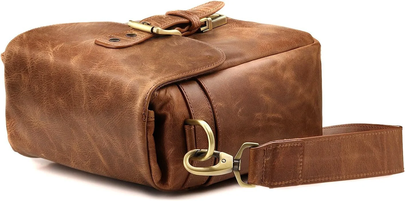 Шкіряна сумка-мессенджер для камери MegaGear MG1329 Mini Коричневий, фото №5 Шкіряна сумка-мессенджер для камери MegaGear MG1329 Mini Коричневий, фото №5