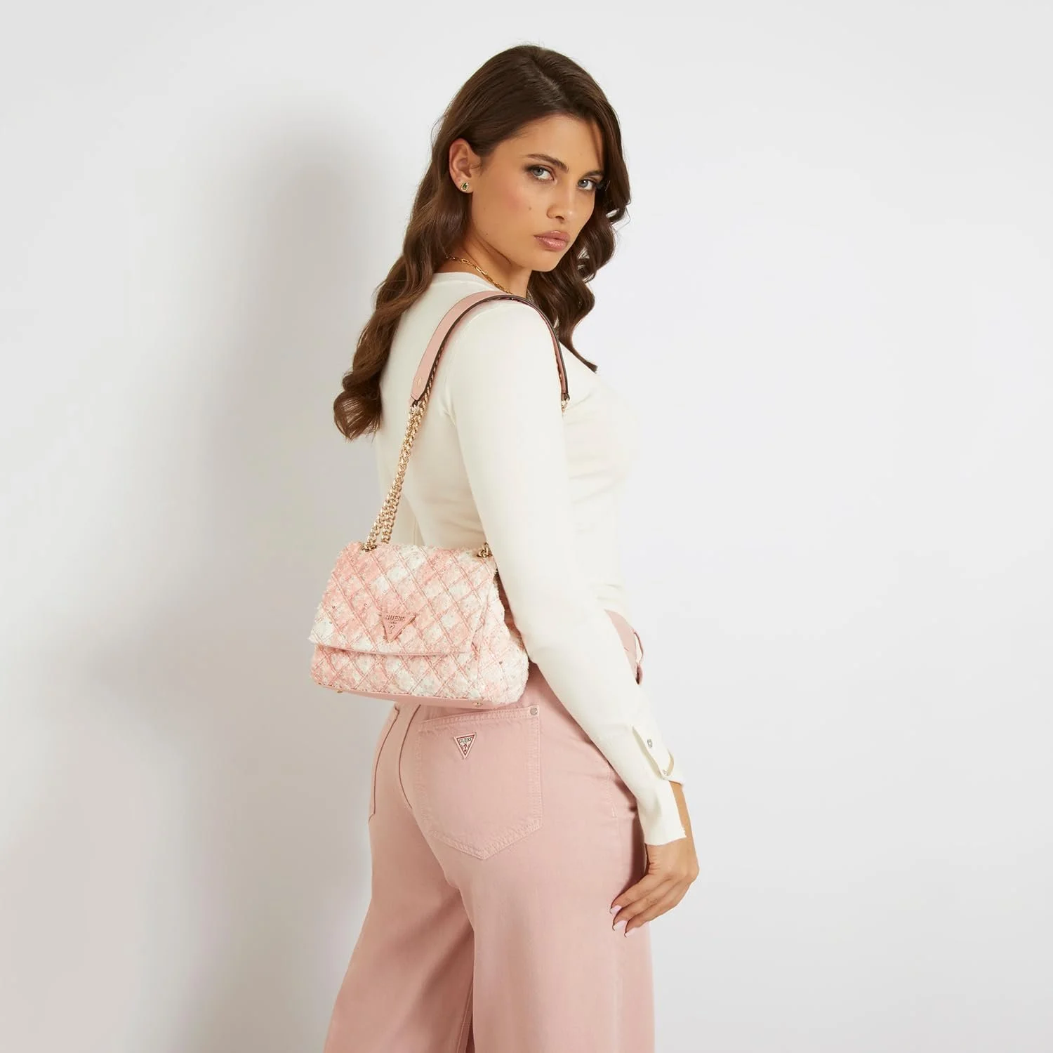 Сумка через плече GUESS Rainee Quilt Convertible Xbody Flap Рожевий, фото №4