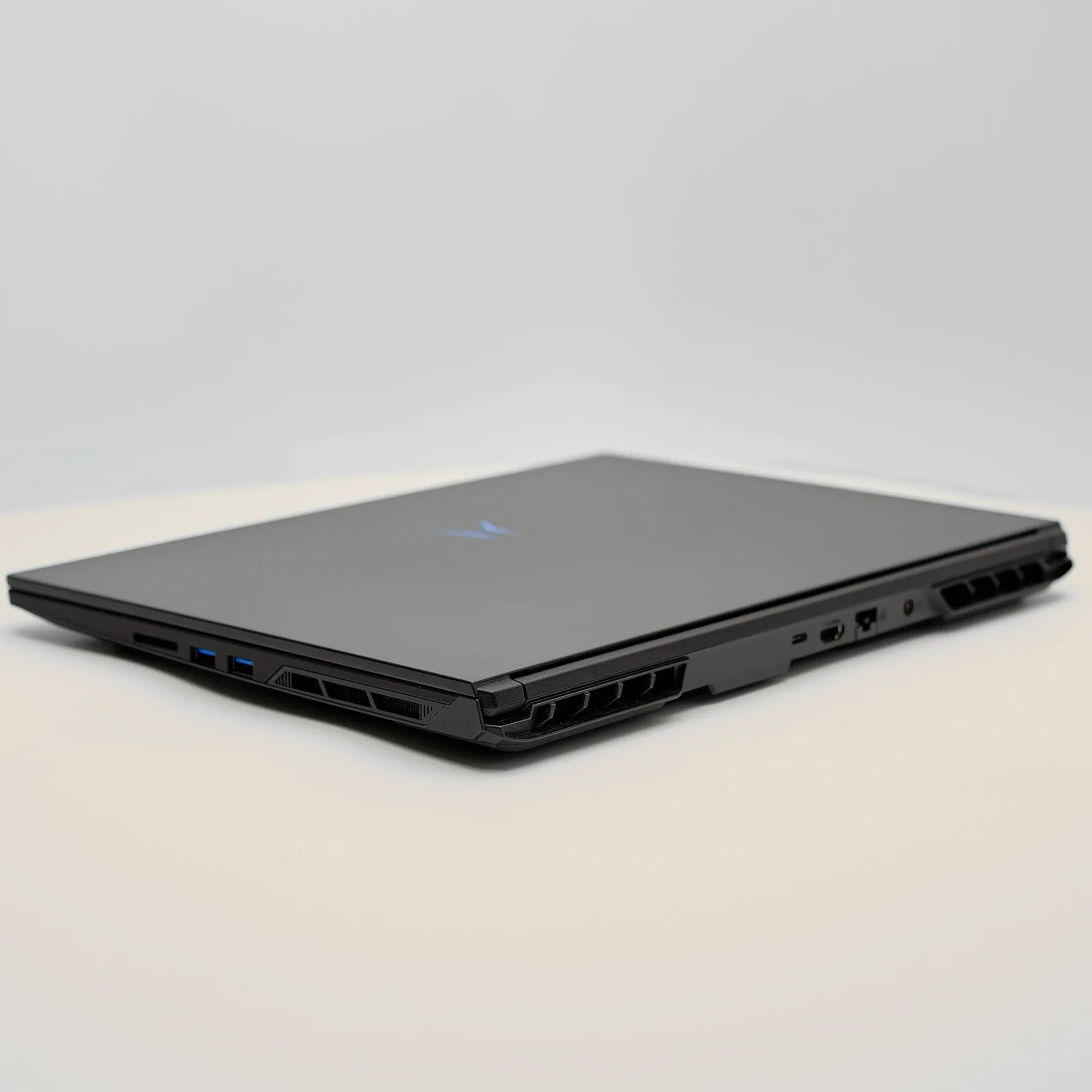 Ігровий ноутбук 17" Medion (Lenovo Group) Erazer Major X20 | Intel Core i9-14900HX | IPS (2560x1600) QHD+ | 16:10 | 240 Гц | RAM DDR5 32 ГБ | SSD NVME 1 ТБ | Nvidia GeForce RTX 4070, 8 ГБ | Механічна RGB клавіатура Win11 (4947), фото №8