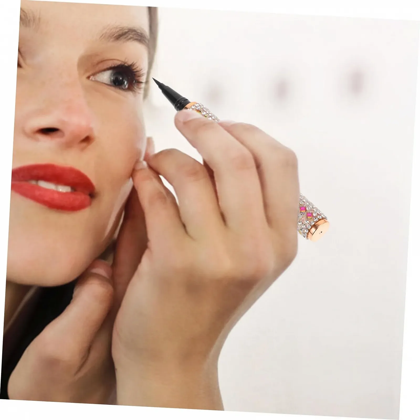 Подводка FRCOLOR Коричневая Водостойкая, фото №3 Подводка FRCOLOR Коричневая Водостойкая, фото №3