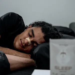 Носовые пластыри для сна Brezza Sleep 30 шт, телесный цвет для улучшения сна мгновенное облегчение от заложенного носа synthetic.ua - Фото 1