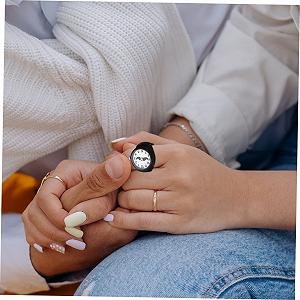Кольцо-часы LIFKOME Женские Декоративные Часы-кольцо для женщин Часы на пальчик с батарейкой Retro Часы Блестящее Кольцо на палец Женские Часы на палец ABS Белый цена на synthetic.ua - Фото 1 Кольцо-часы LIFKOME Женские Декоративные Часы-кольцо для женщин Часы на пальчик с батарейкой Retro Часы Блестящее Кольцо на палец Женские Часы на палец ABS Белый synthetic.ua - Фото 1