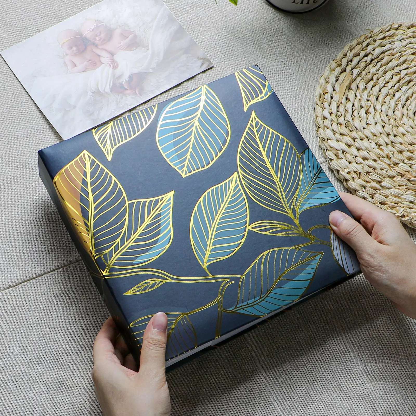 Фотоальбом Glodenmemo с вставными кармашками, 100 страниц, для 200 фотографий формата 10 x 15 см, 22.5 x 22 см (Акварель), фото №6 Фотоальбом Glodenmemo с вставными кармашками, 100 страниц, для 200 фотографий формата 10 x 15 см, 22.5 x 22 см (Акварель), фото №6