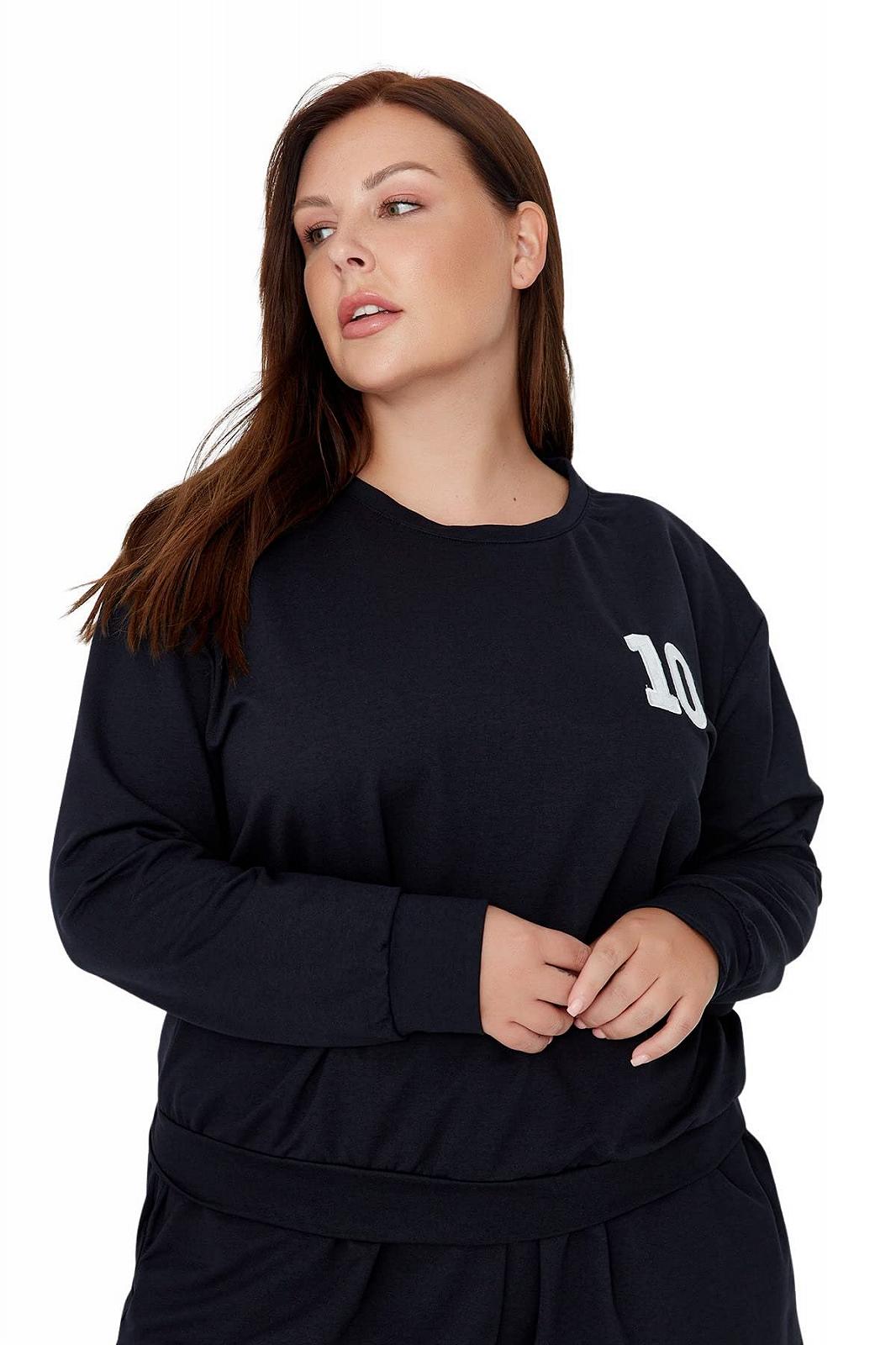 Женский свитшот TRENDYOL с круглым вырезом, однотонный, обычной посадки, большого размера, фото №2 Женский свитшот TRENDYOL с круглым вырезом, однотонный, обычной посадки, большого размера, фото №2