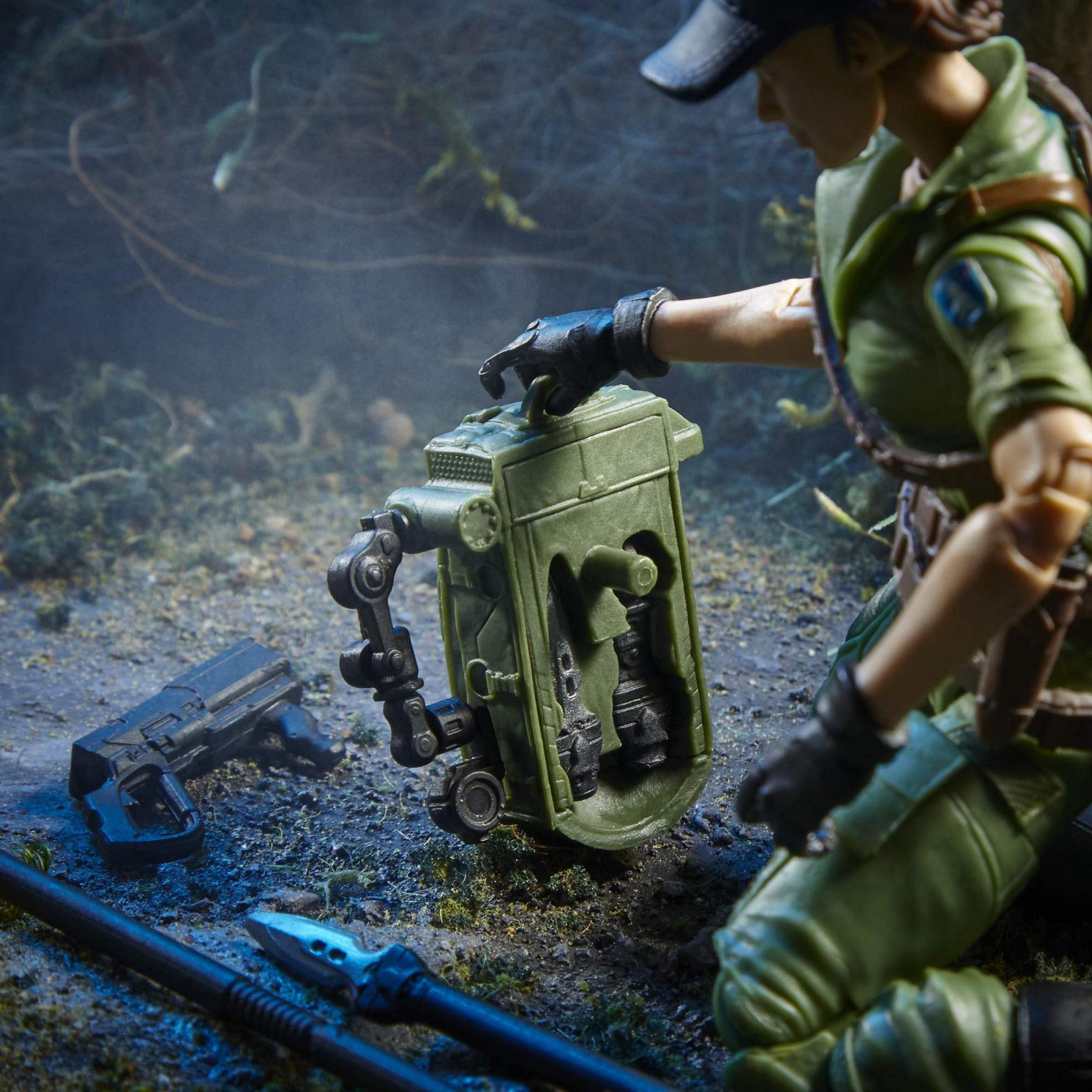Фігурка G.I. Joe Hasbro Classified Series Lady Jaye 25, колекційна, іграшка преміум-класу з численними аксесуарами, масштаб 6 дюймів, з унікальним оформленням пакування CS, колір Rocket Cranberry, фото №6