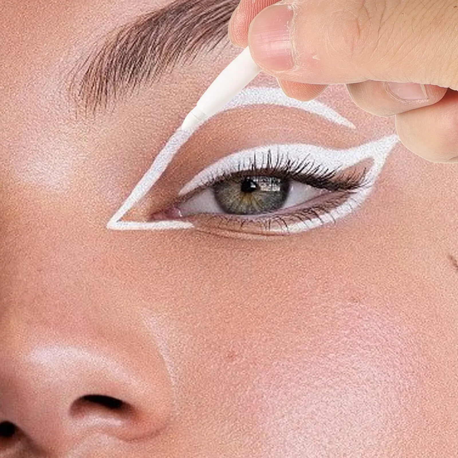 Карандаш для глаз Beaupretty Weiß Liegender Seidenraupenstift, матовый, фото №6 Карандаш для глаз Beaupretty Weiß Liegender Seidenraupenstift, матовый, фото №6