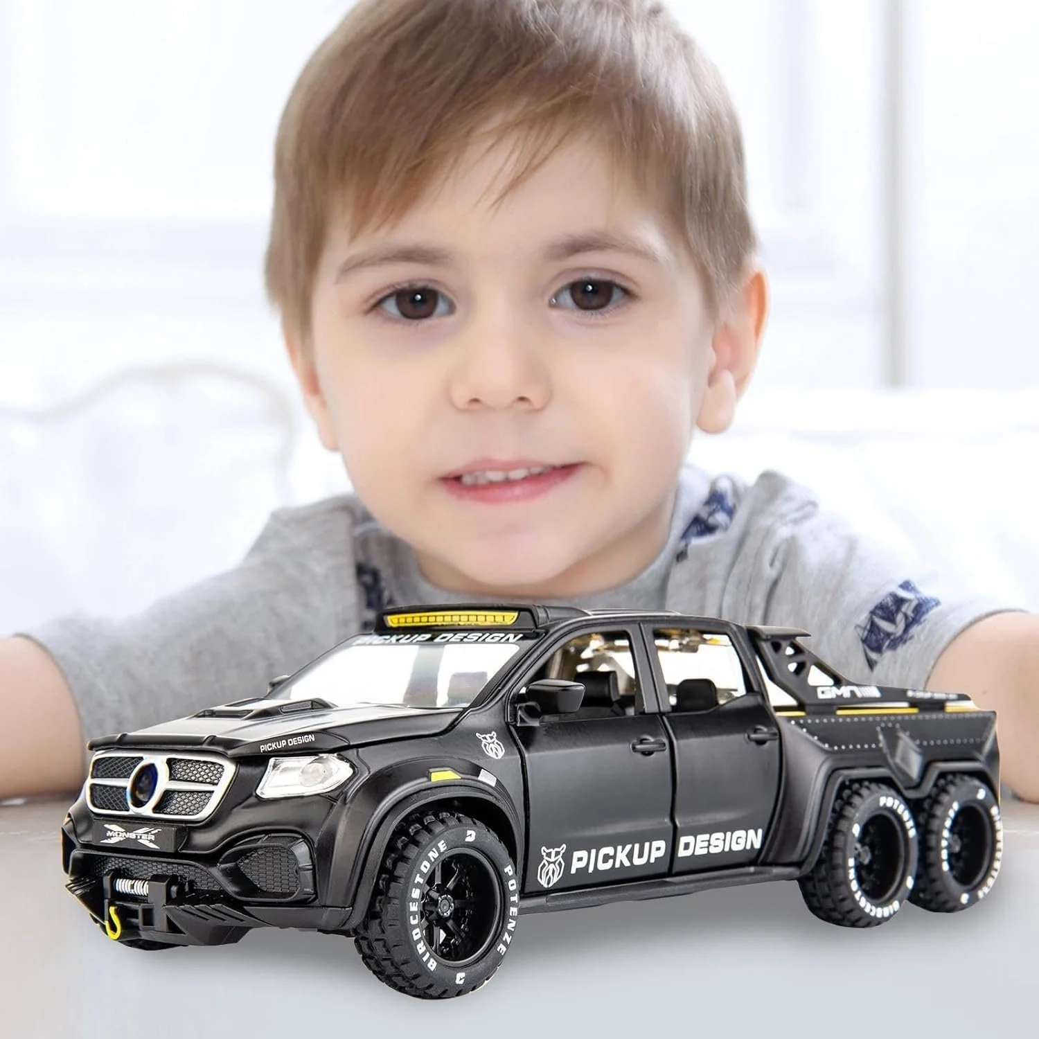 Іграшкова Модель Автомобіля X-Class 1:28, цинковий сплав, імітація пікапа, задній привід, зі звуком та світлом, фото №6 Іграшкова Модель Автомобіля X-Class 1:28, цинковий сплав, імітація пікапа, задній привід, зі звуком та світлом, фото №6
