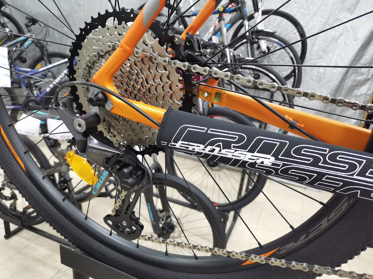 Велосипед найнер Crosser X880 29 Shimano DEORE 1*12 рама 19 2021 сіро-жовтогарячий, фото №9 Велосипед найнер Crosser X880 29 Shimano DEORE 1*12 рама 19 2021 сіро-жовтогарячий, фото №9