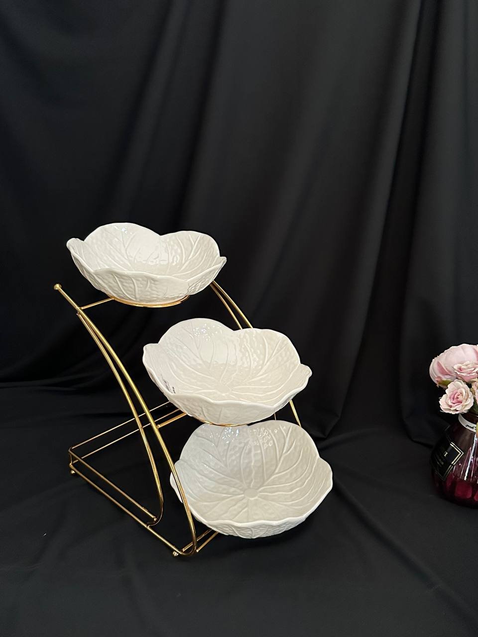 Триярусні блюдо з тарілочками у вигляді квітки., фото №4