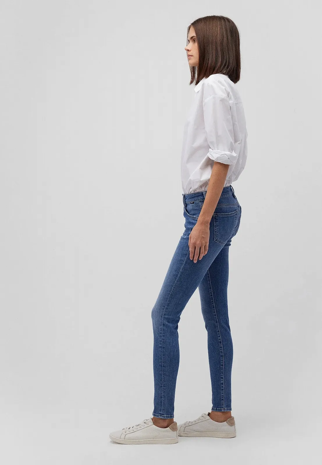 Женские джинсовые штаны MAVI ADRIANA Brushed Super Shape - 26, фото №2 Женские джинсовые штаны MAVI ADRIANA Brushed Super Shape - 26, фото №2