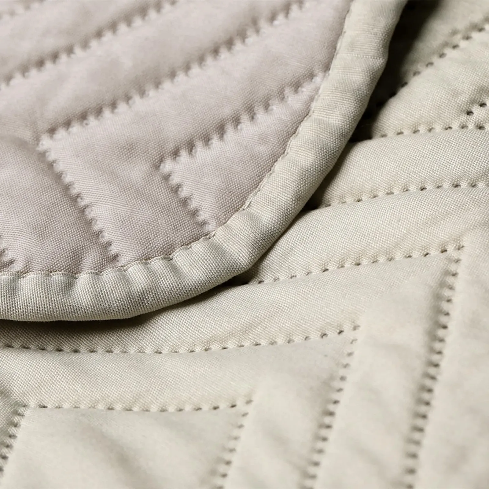 Покрывало RESTILO 240 x 260 см Кремовый Светло-бежевый Двустороннее Ультразвуковая стежка Полиэстер Softa, фото №1