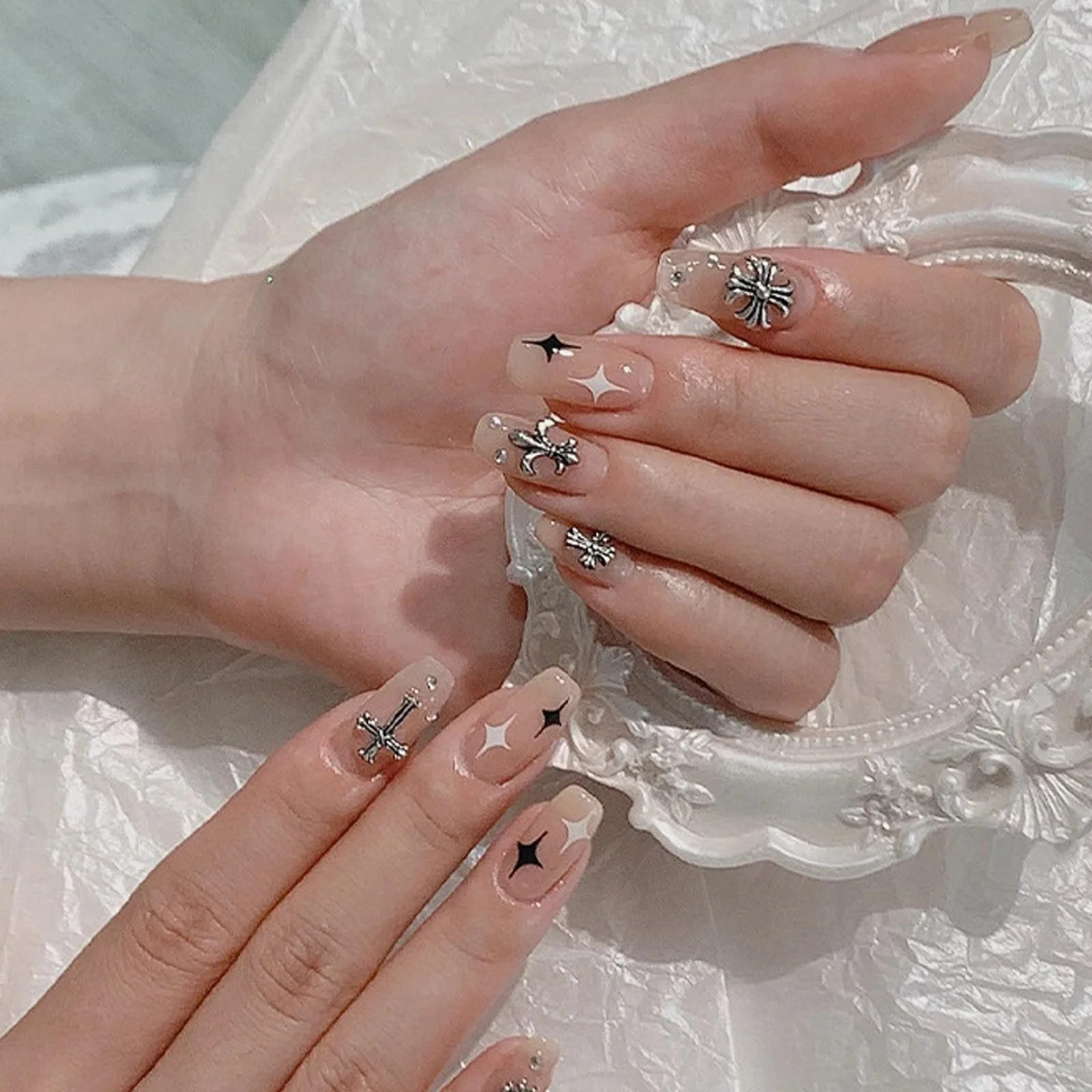 Украшения для ногтей Крестики KEUGT 2 коробки, 3D металлические панк украшения для ногтей, Винтажные крестики для ногтей, украшения для пальцев рук и ног, DIY украшения для девушек, фото №6