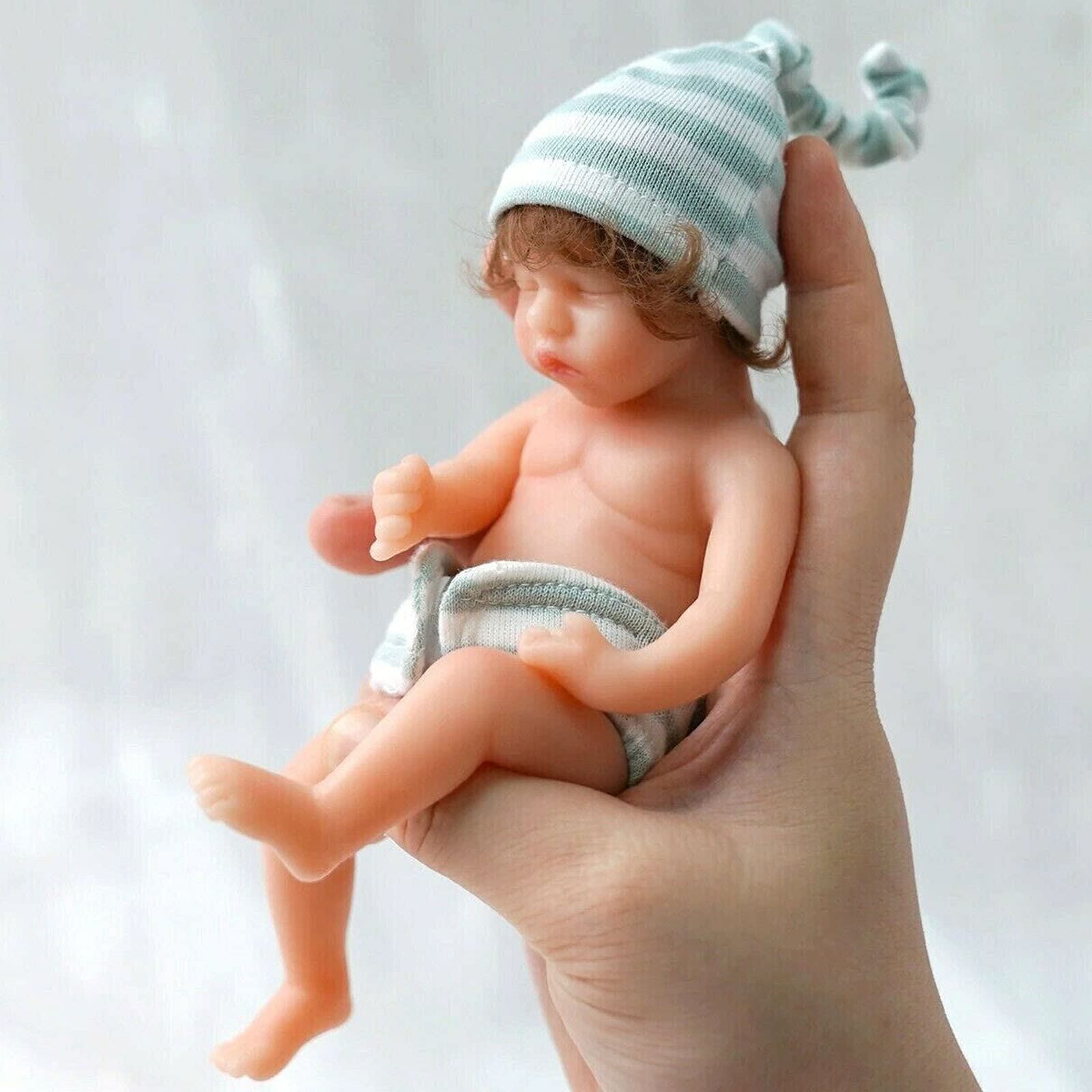 Кукла YIHANGG Mini Reborn 6 Inch 15 см девочка новорожденный с одеждой с кудрявыми вкорененными волосами из силикона спящая, фото №2