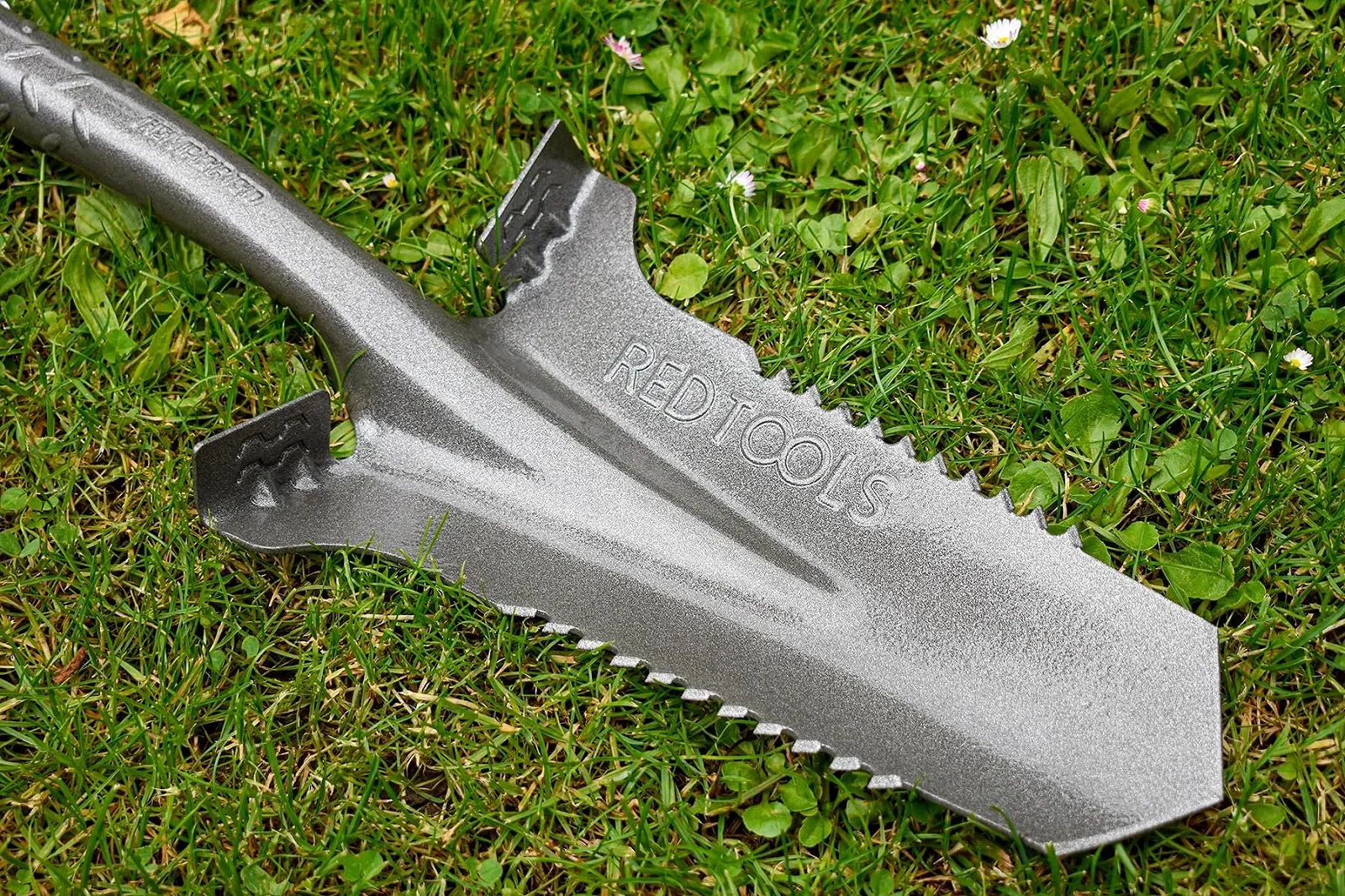 Лопата Red Tools садова з пилкою для коріння, 115 см, для кам'янистих та твердих грунтів, з м'якою ручкою, сіра, фото №8