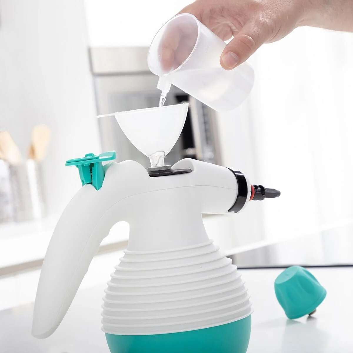 Пароочисник ручний 9 в 1 1000 W 0.35 L 3 Bar 2.8 m Білий, фото №5 Пароочисник ручний 9 в 1 1000 W 0.35 L 3 Bar 2.8 m Білий, фото №5