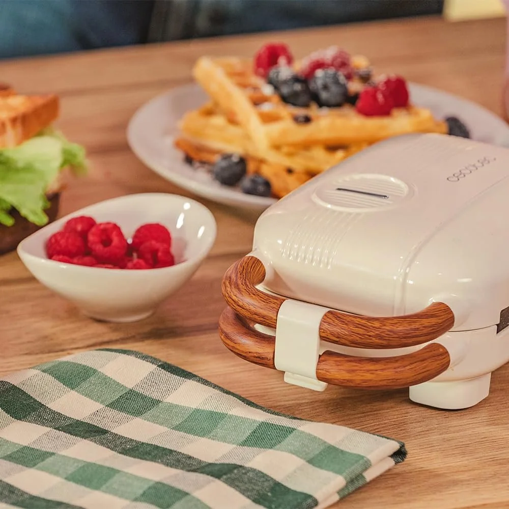 Сэндвичница Cecotec Rock'Ntoast Retro One Бежевый с тремя сменными пластинами, покрытием Rockstone, 700 Вт., фото №4 Сэндвичница Cecotec Rock'Ntoast Retro One Бежевый с тремя сменными пластинами, покрытием Rockstone, 700 Вт., фото №4