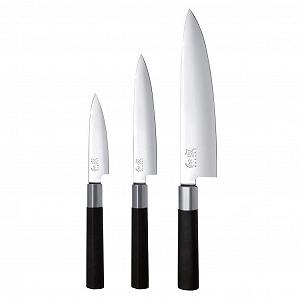 Набір ножів KAI Wasabi Black: ніж шеф-кухаря, універсальний ніж, ніж для чищення овочів + обробна дошка 25 x 15 см synthetic.ua - Фото 1