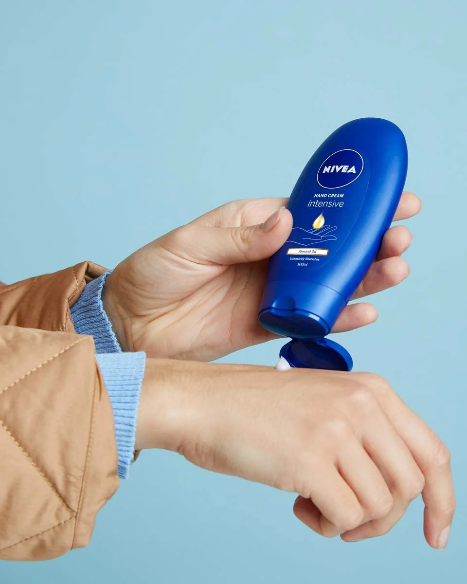 Крем для рук Nivea Intensive Care 100 мл з ароматом крему Nivea з мигдалевою олією, фото №4