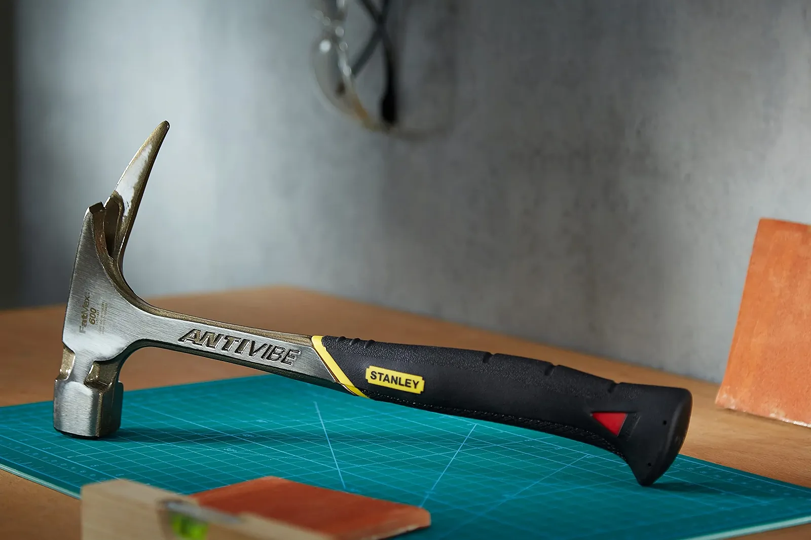 Молоток кровельщика Stanley FatMax Antivibe 1-51-937 600 г 340 мм магнитный держатель цвяхов, фото №9