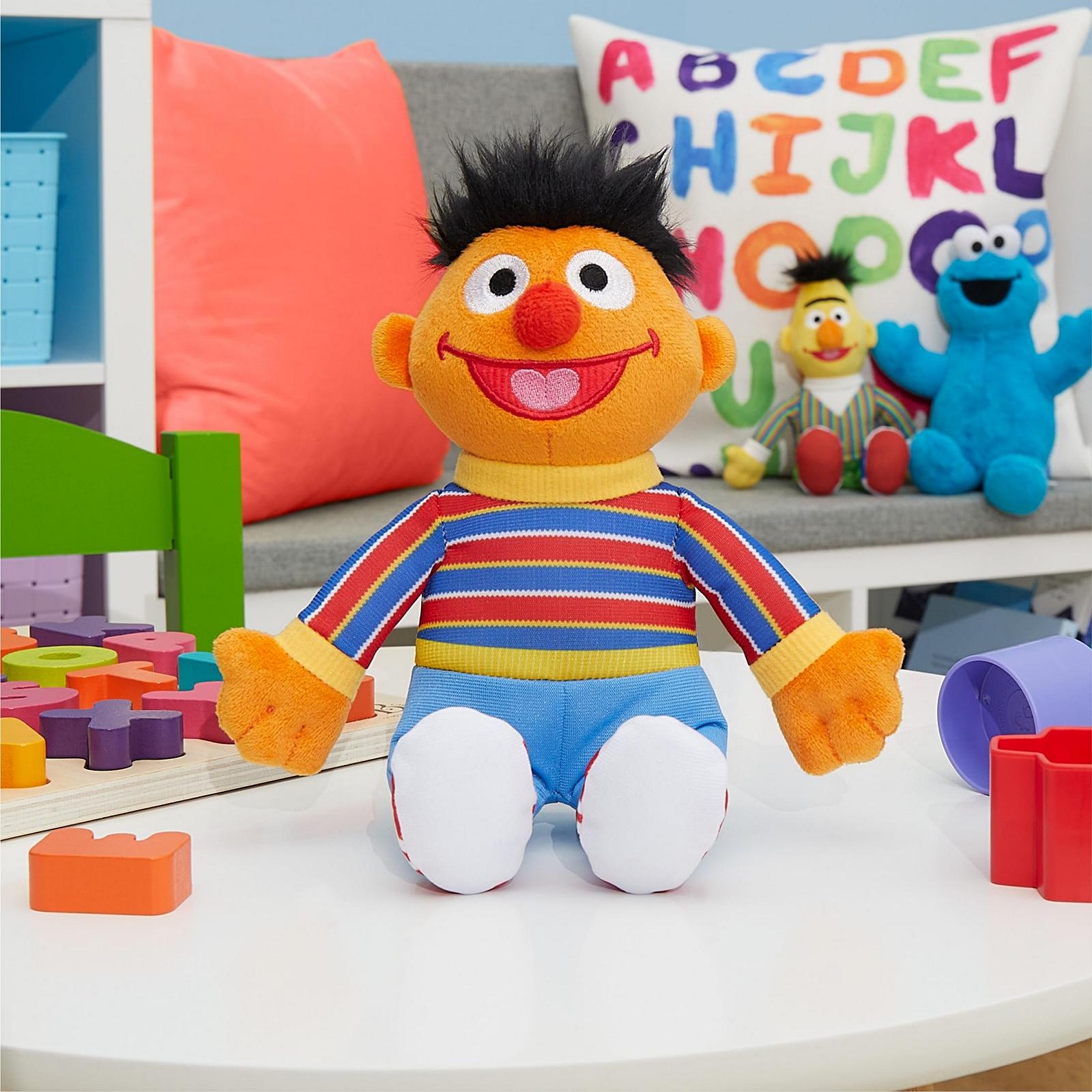Мягкая игрушка Just Play Sesame Street Friends Ernie экологичная плюшевая 20 см, фото №4 Мягкая игрушка Just Play Sesame Street Friends Ernie экологичная плюшевая 20 см, фото №4