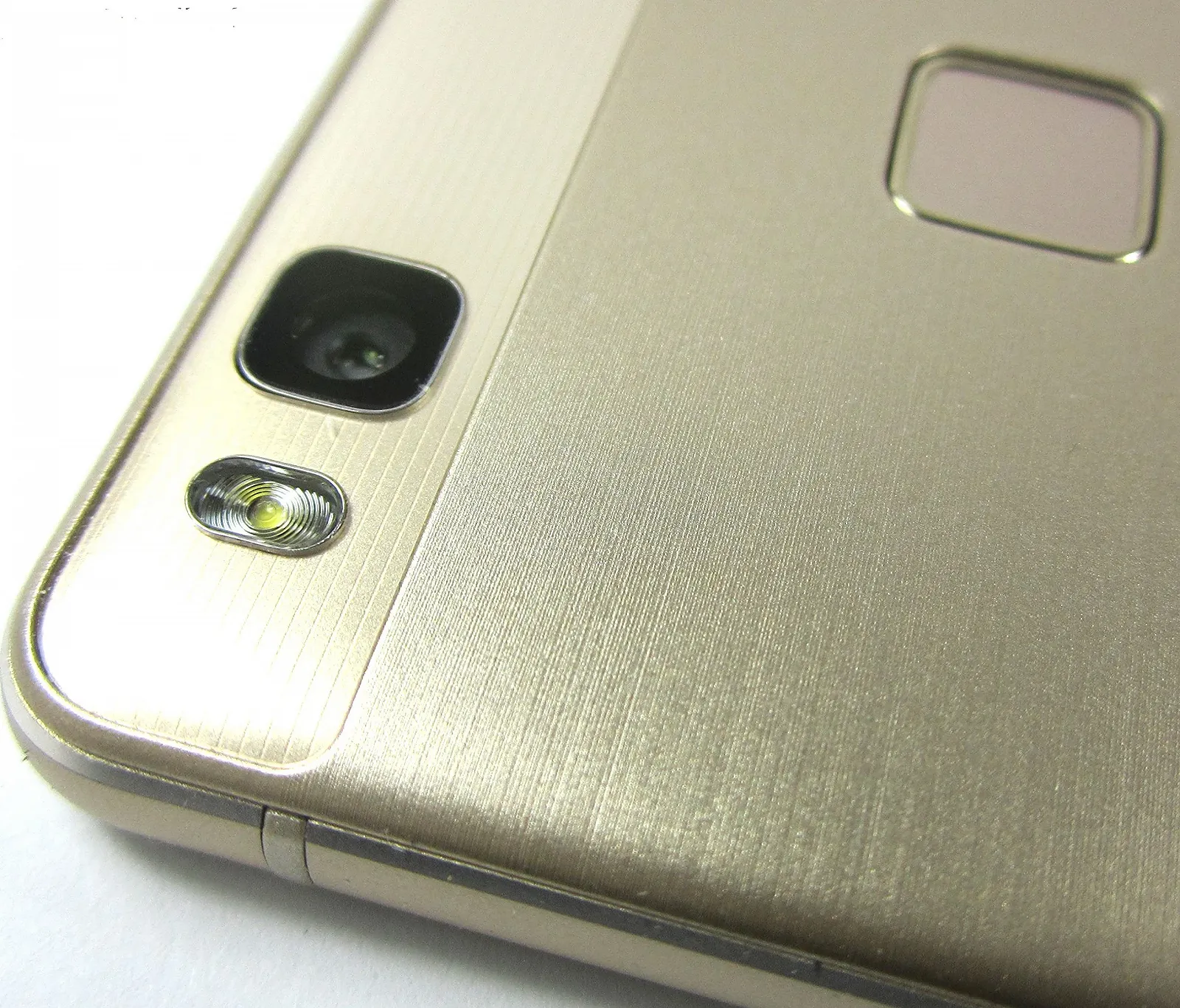 Смартфон Huawei P9 Lite Gold, фото №3