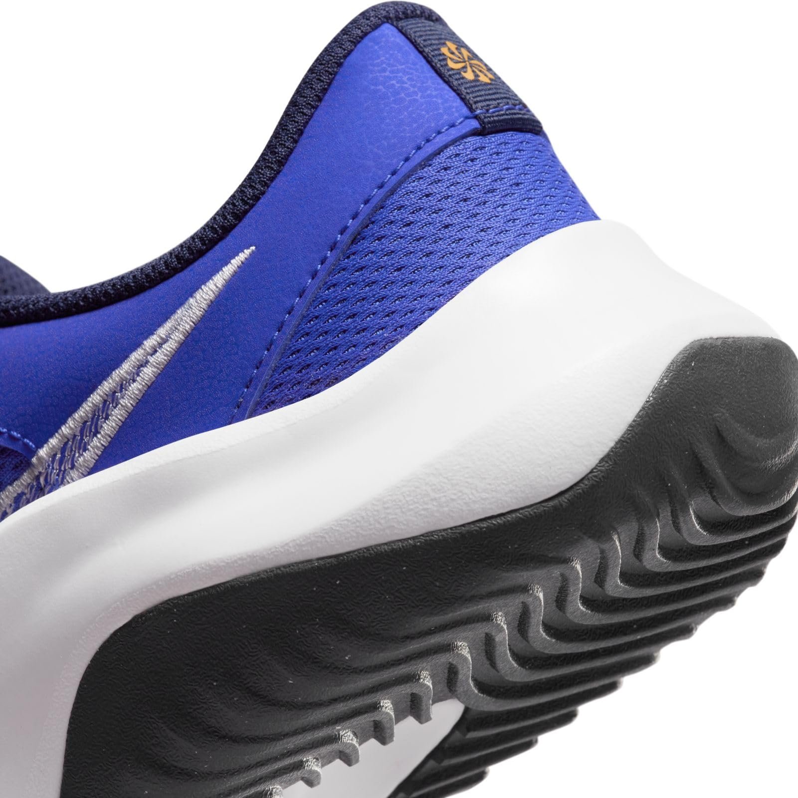 Чоловічі Кросівки Nike Legend Essential 3, фото №5