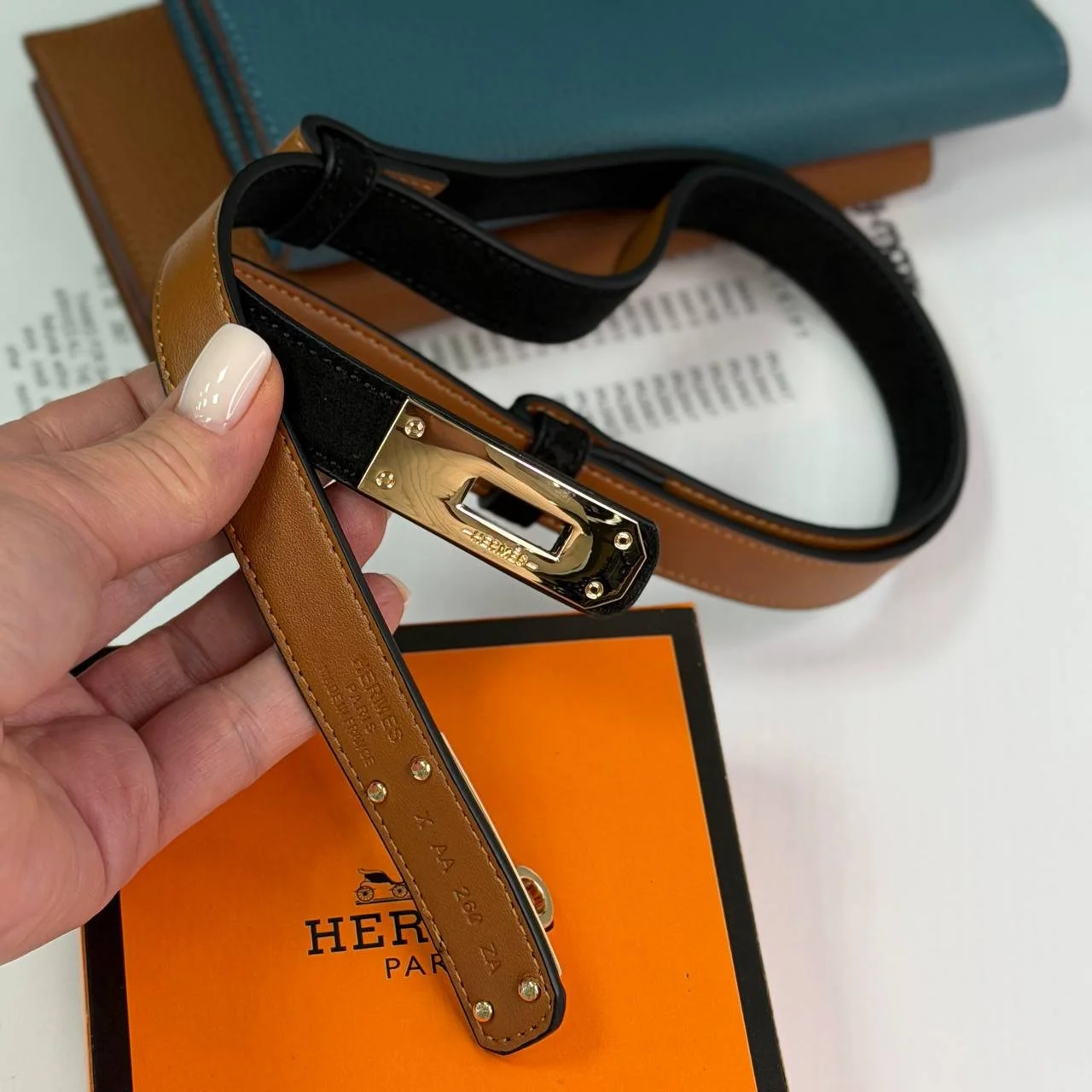 Женский замшевый ремень черный Hermes Kelly с золотой пряжкой, фото №5