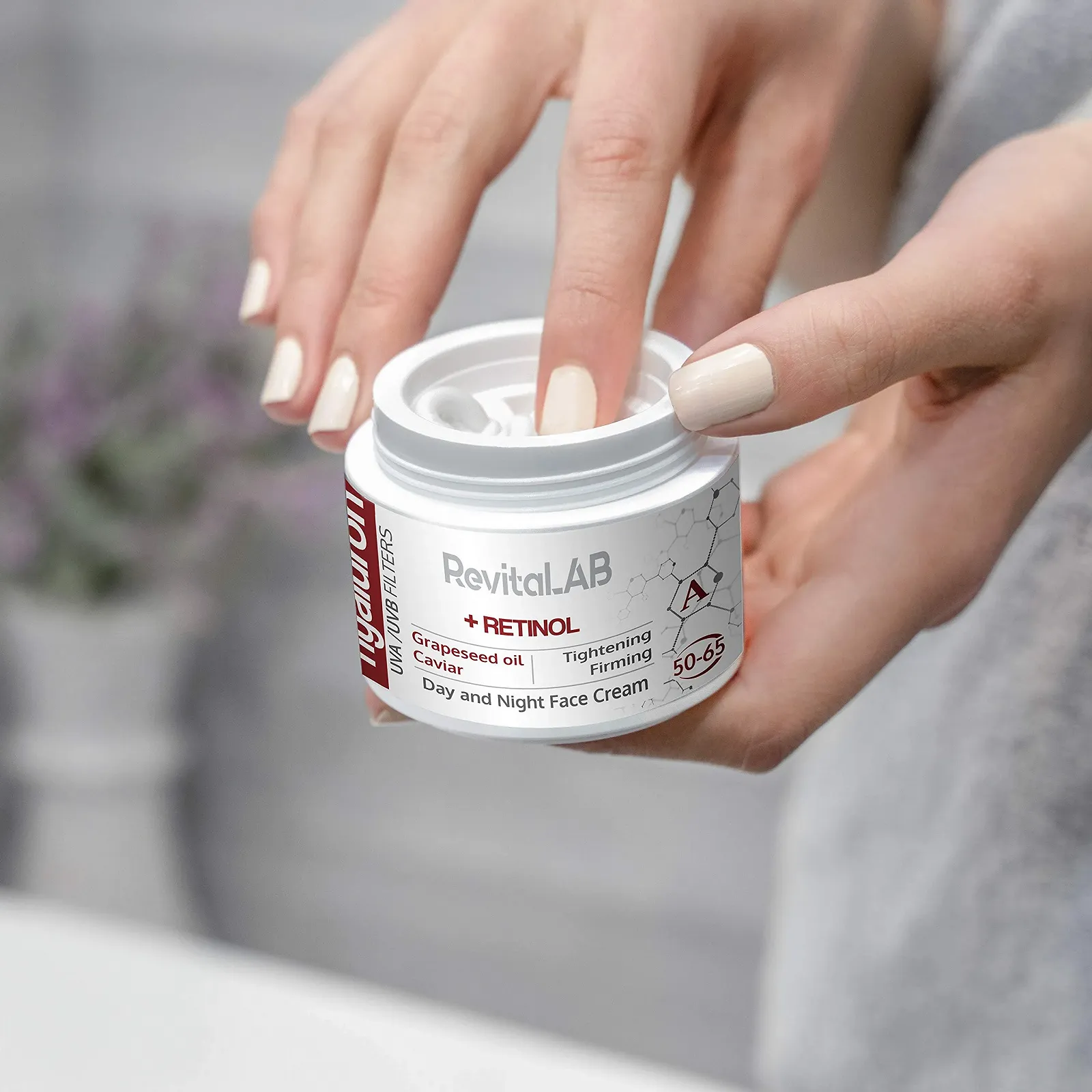 Денний та нічний крем RevitaLAB Hyaluron Anti-Ageing з Retinol, ікрою та червоним виноградом для віку 50–65 років 50 мл (2 шт. в упаковці), фото №4 Денний та нічний крем RevitaLAB Hyaluron Anti-Ageing з Retinol, ікрою та червоним виноградом для віку 50–65 років 50 мл (2 шт. в упаковці), фото №4