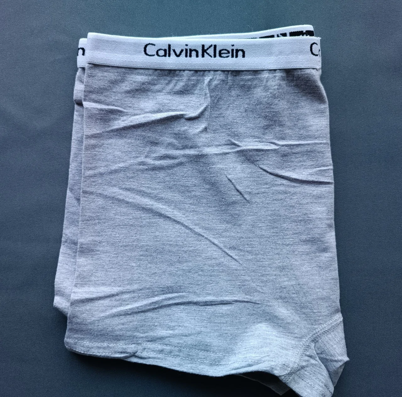 Чоловічі сірі труси боксери Calvin Klein, фото №2 Чоловічі сірі труси боксери Calvin Klein, фото №2