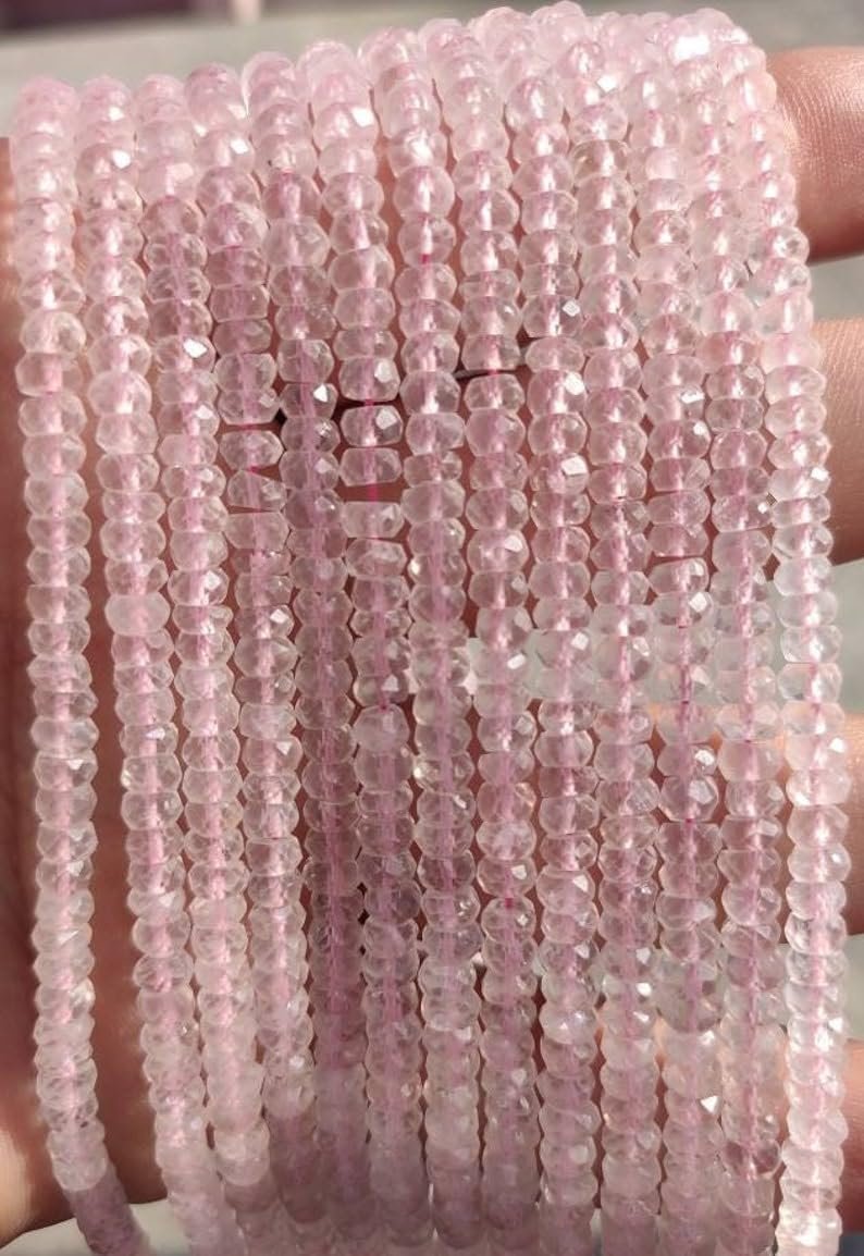 Бусины из натурального розового кварца круглые граненые 4.25-4.5 мм, нить длиной 40 см, ожерелья, браслета, фото №1
