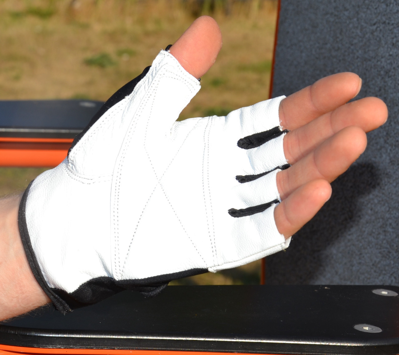 Рукавички для фітнесу MadMax MFG-444 Fitness White XXL, фото №3 Рукавички для фітнесу MadMax MFG-444 Fitness White XXL, фото №3