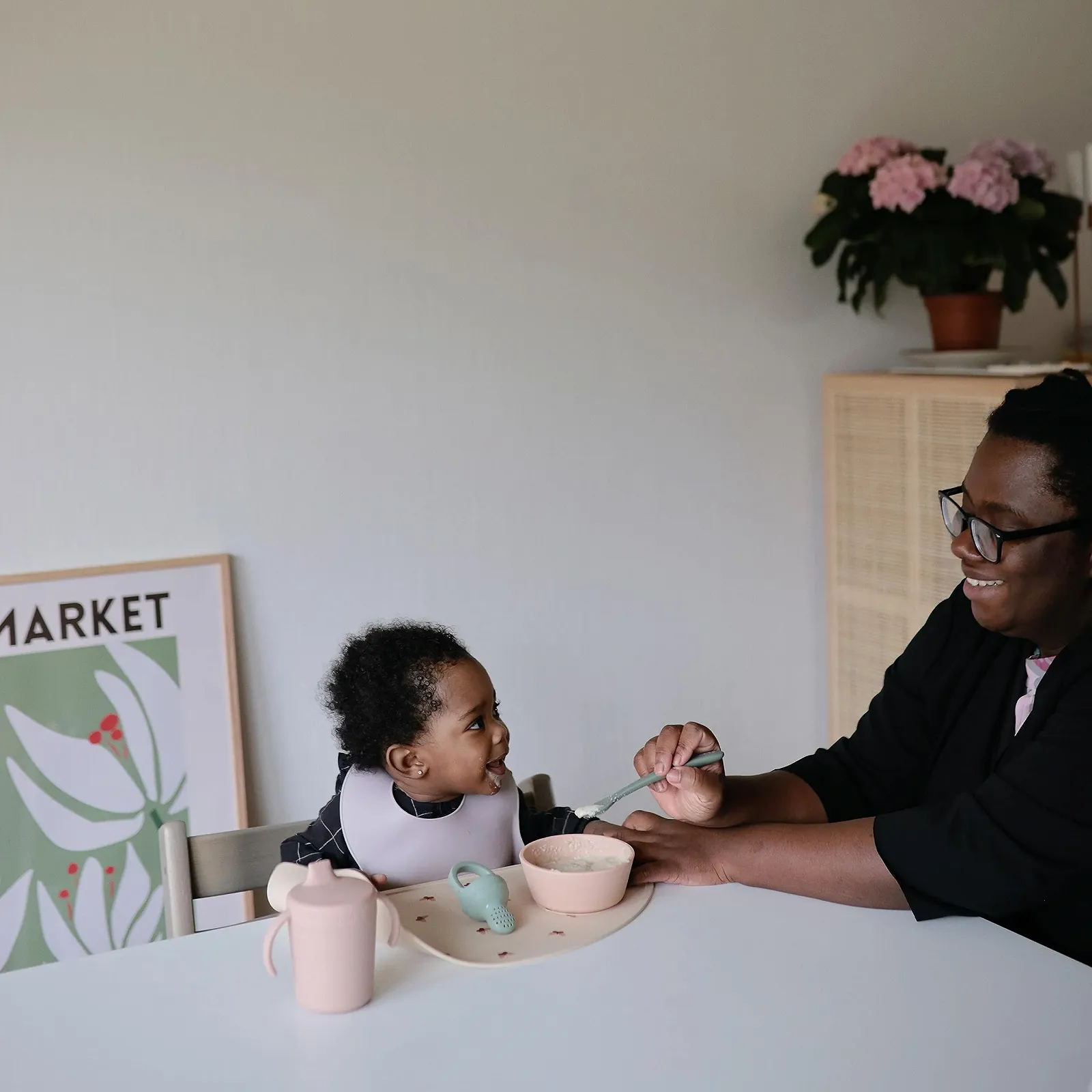 Набір дитячих ложок Mushie, 2 шт., силіконові без BPA, можна мити в посудомийній машині, міцні аксесуари для малюків, м'який бузковий колір, фото №4