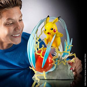 Фигурка Deluxe Pokémon Pikachu (с LED подсветкой), 33 см synthetic.ua - Фото 1