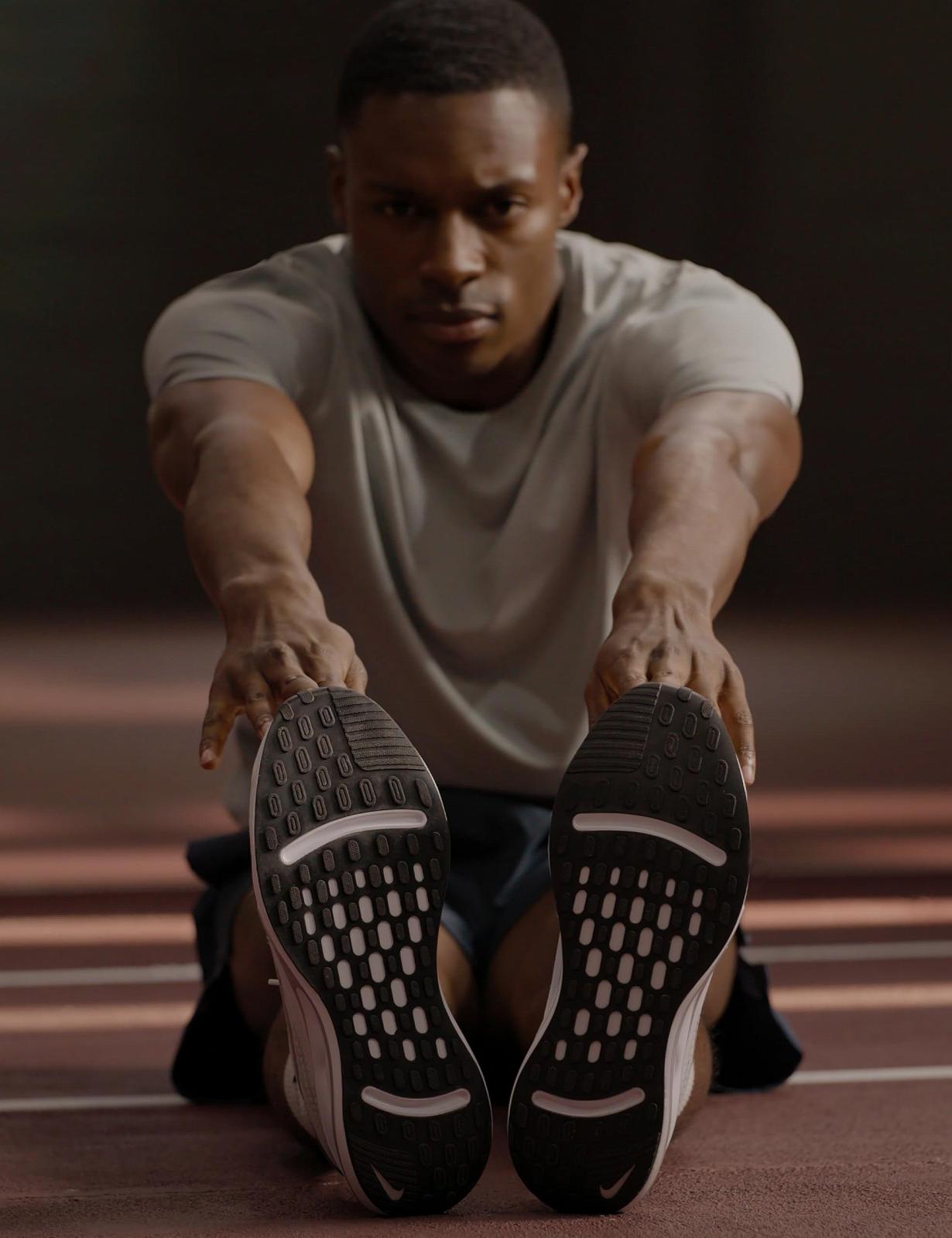 Чоловічі кросівки для бігу по дорозі Nike Journey Run, фото №2 Чоловічі кросівки для бігу по дорозі Nike Journey Run, фото №2