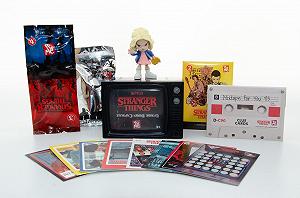Фігурка BANDAI Stranger Things Upside Down Capsule, Міні-бокс з випадковою фігуркою Stranger Things 6,5 см, аксесуарами та наборами карток, Сліпа коробка з атрибутикою Stranger Things synthetic.ua - Фото 1