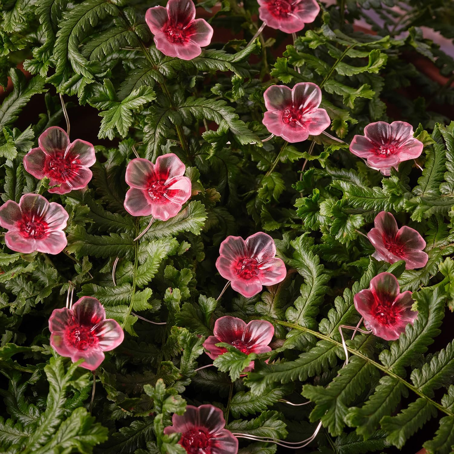 Гірлянда Lights4fun Micro LED Fairy Lights Flowers Sakura Теплий білий з таймером на батарейках для внутрішнього та зовнішнього освітлення. Довжина 2,2 м (включаючи кабель 0,3 м)., фото №4