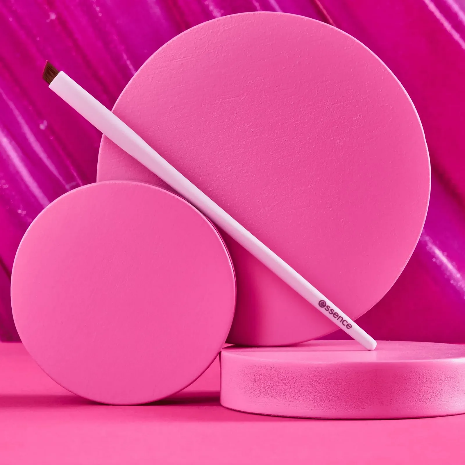 Кисти для подводки essence №01 цветной без наночастиц, фото №5