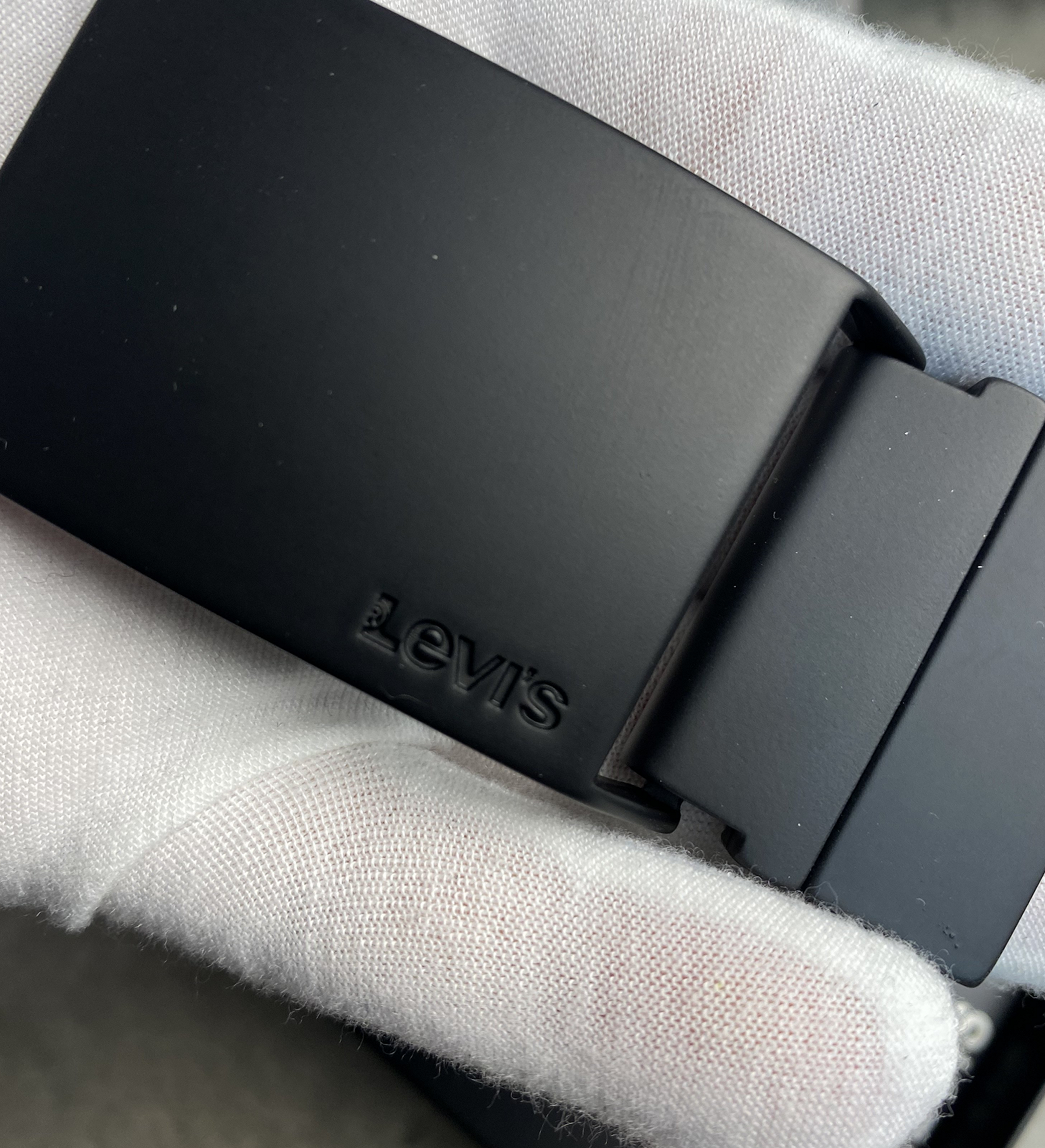 Ремінь чоловічий шкіряний брендовий із двома пряжками в подарунковій упаковці Levi's, фото №6