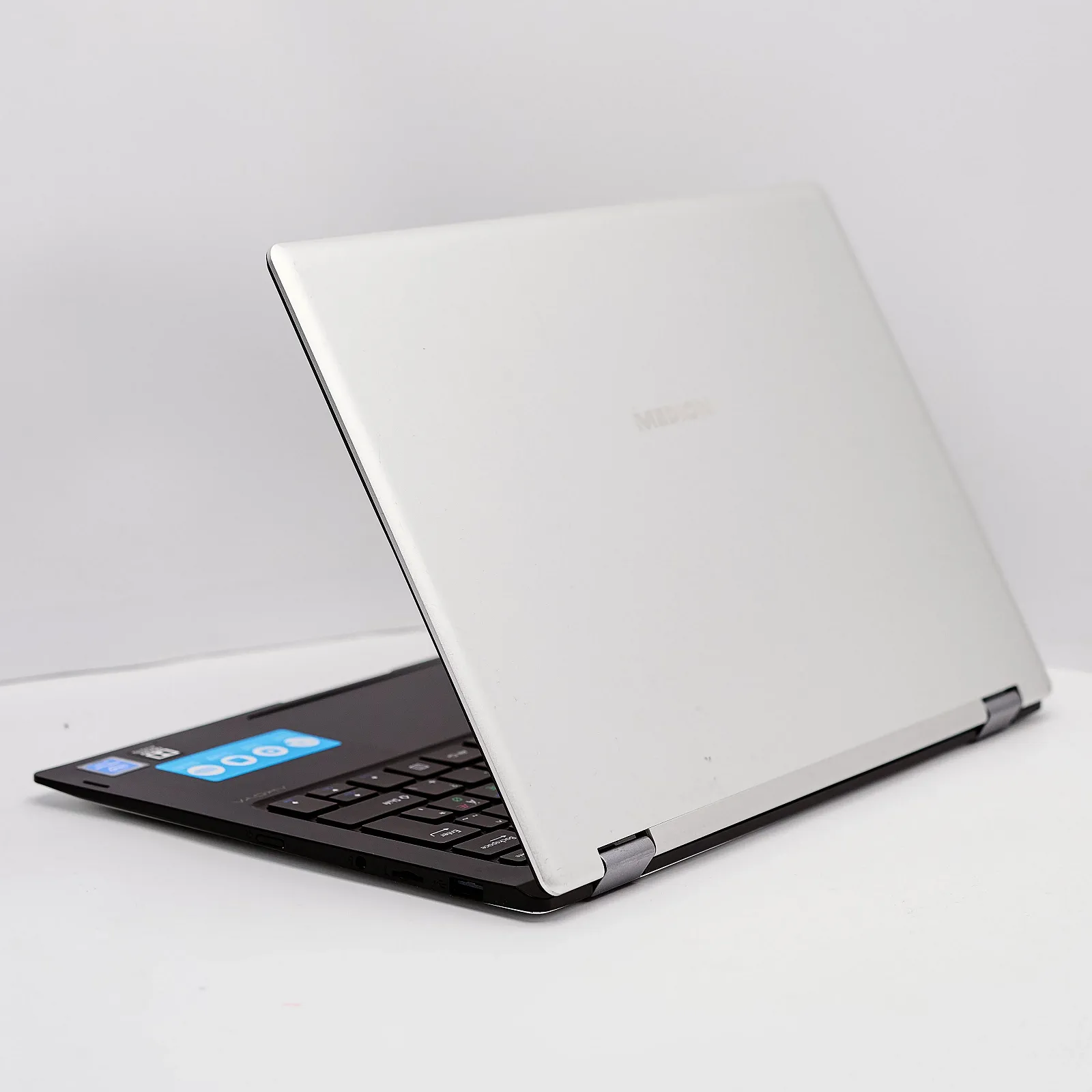 Ноутбук-планшет 11,6" Medion (Lenovo Group) Akoya E2291 | Сенсорний IPS FullHD | Intel Celeron N4000 | RAM 4 ГБ | SSD 128 ГБ + eMMC 64 ГБ | Компактний 1 кг | Win10 (5121), фото №4 Ноутбук-планшет 11,6" Medion (Lenovo Group) Akoya E2291 | Сенсорний IPS FullHD | Intel Celeron N4000 | RAM 4 ГБ | SSD 128 ГБ + eMMC 64 ГБ | Компактний 1 кг | Win10 (5121), фото №4